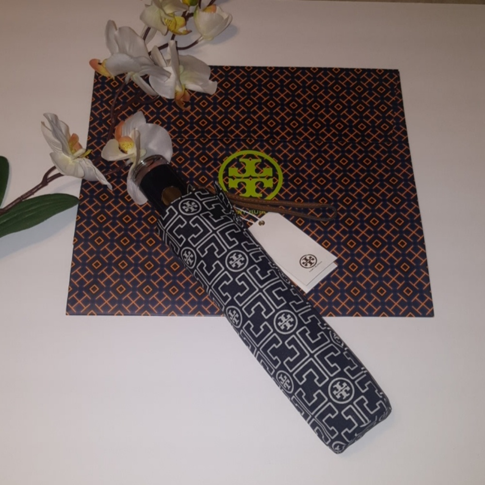 TORY BURCH LOGO UMBRELLA TORY NAVY - Picture 3 of 5